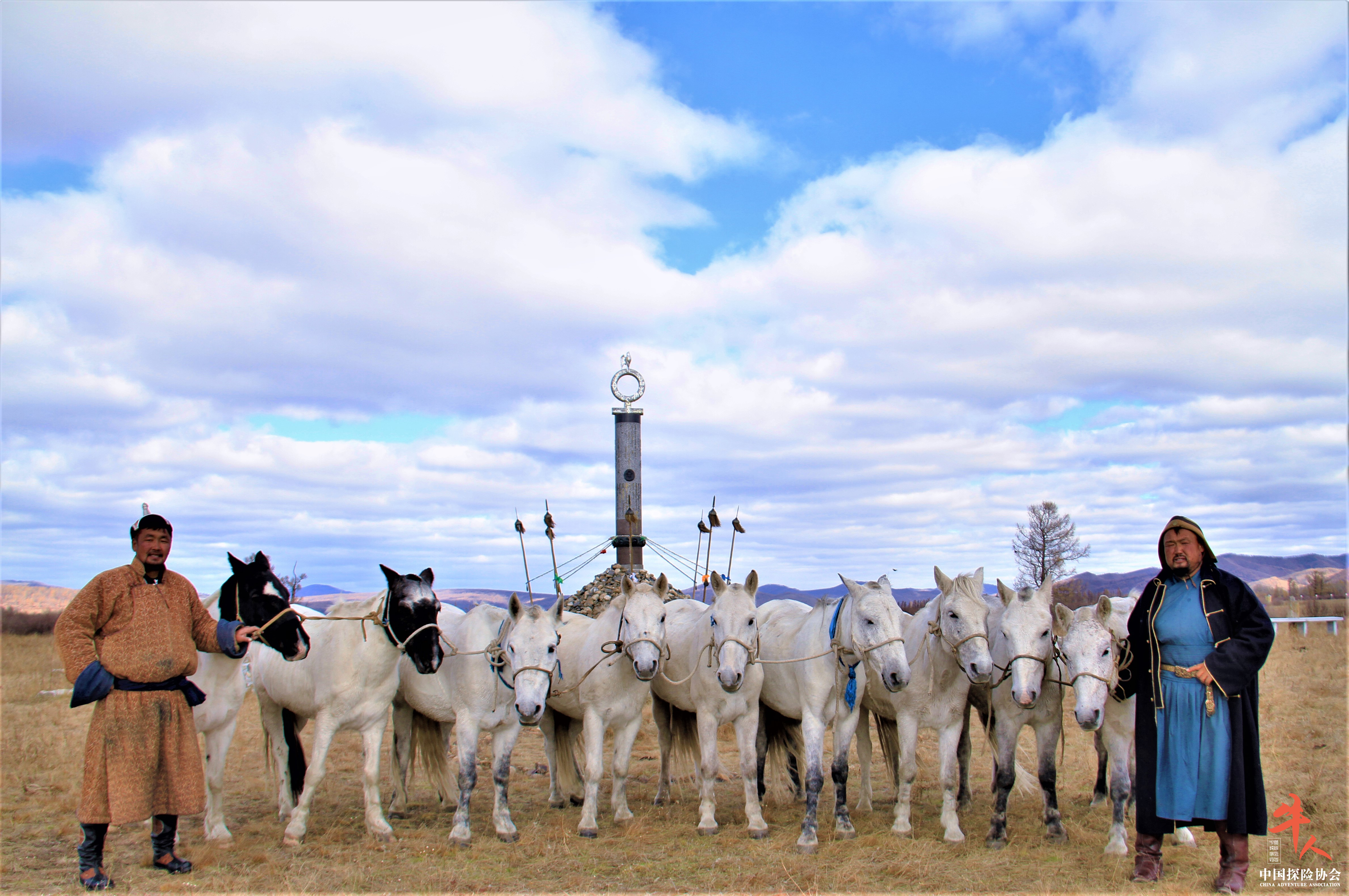 牛人|南丁：“牧三代”骑马环游蒙古21省，传承马背文化
